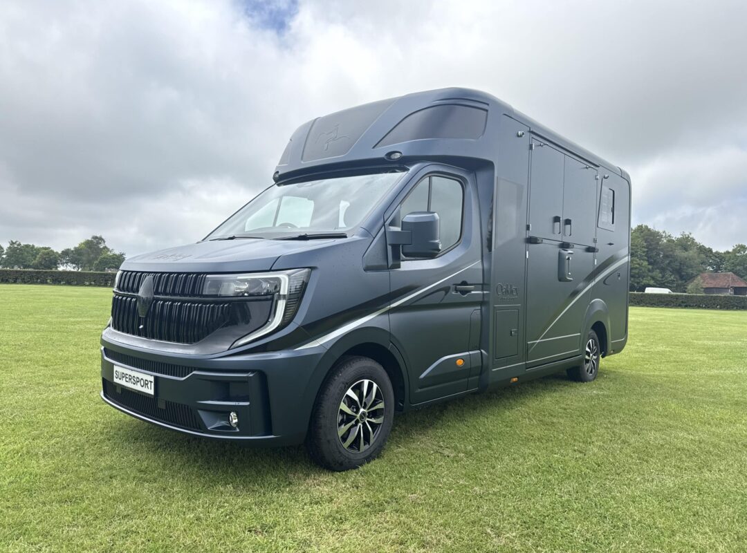 Oakley 3.5t front three-quarter view