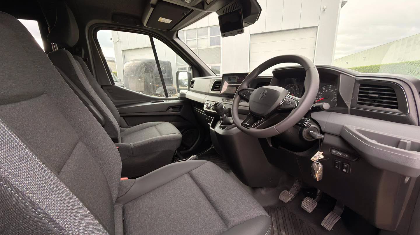 Stephex AKX 3.5t driver cab and dashboard
