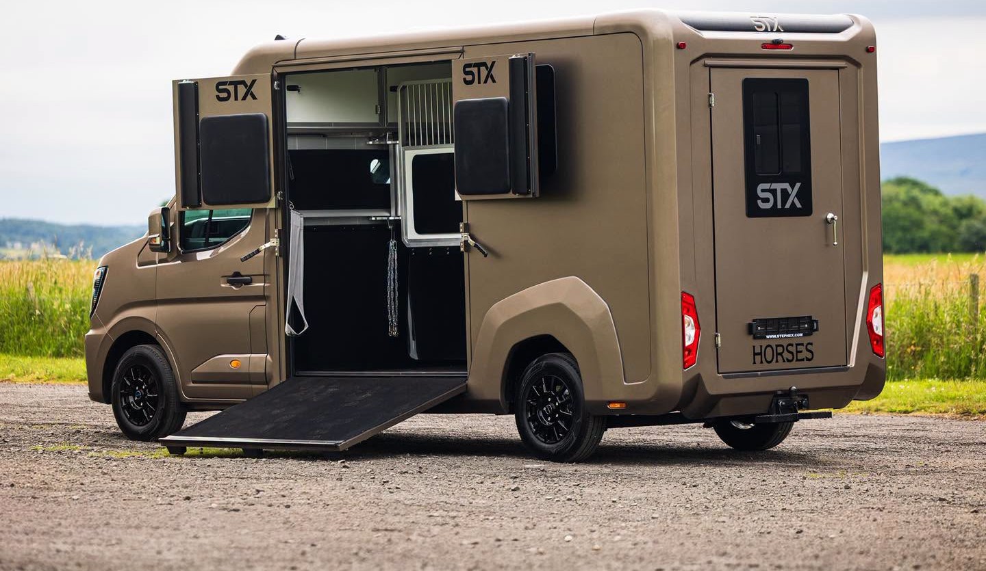 Stephex STX 3.5t rear view showing kerb-side ramp and rear jockey door